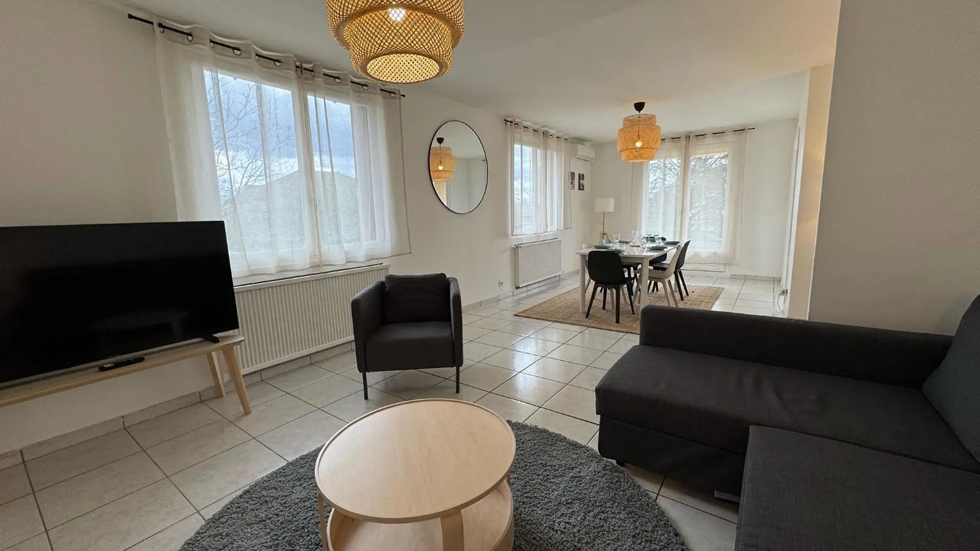 Holiday home Maison Meyzieu Terrasse Parking Stade-Ldlc-Eurexpo